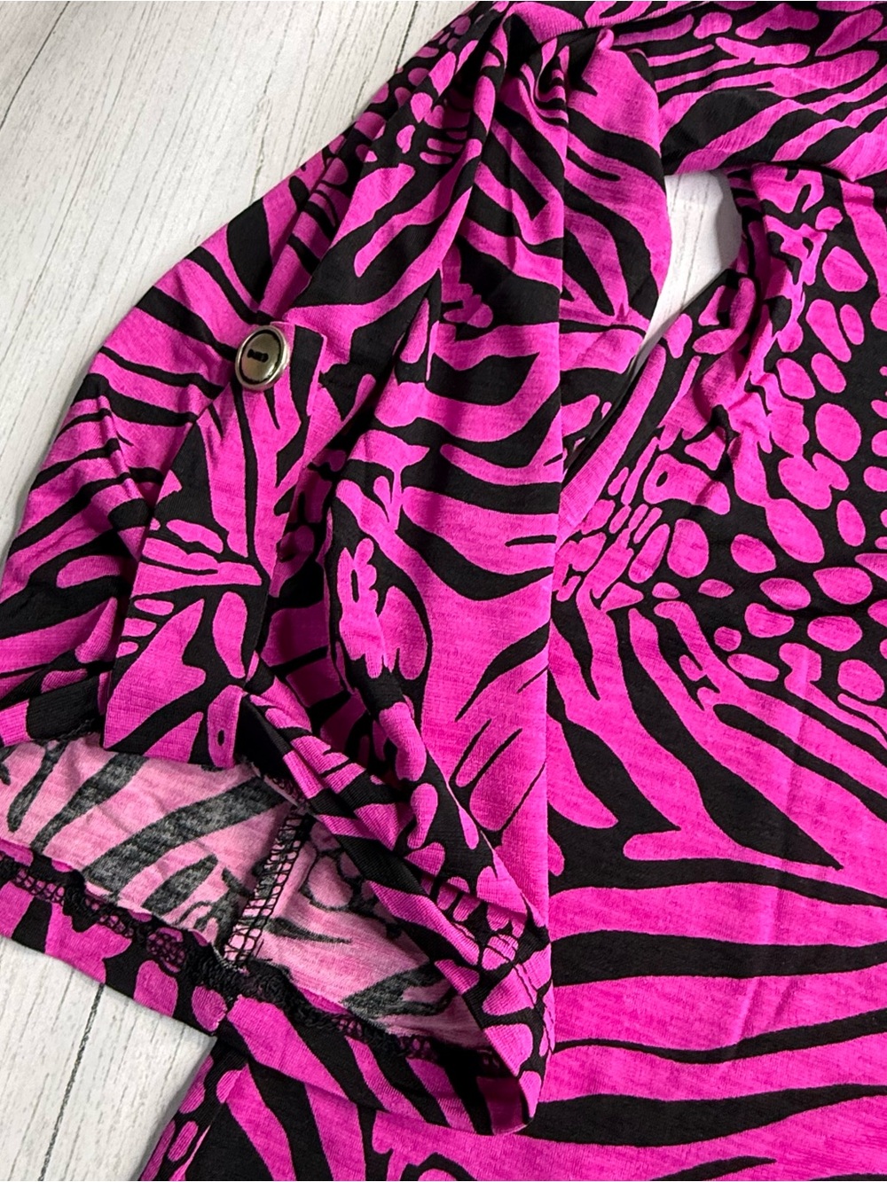Dear Scarlett Lizzy Top Magenta Black Zebra Animal Print 3/4 Sleeve NWT Sz Large - Picture 5 of 12